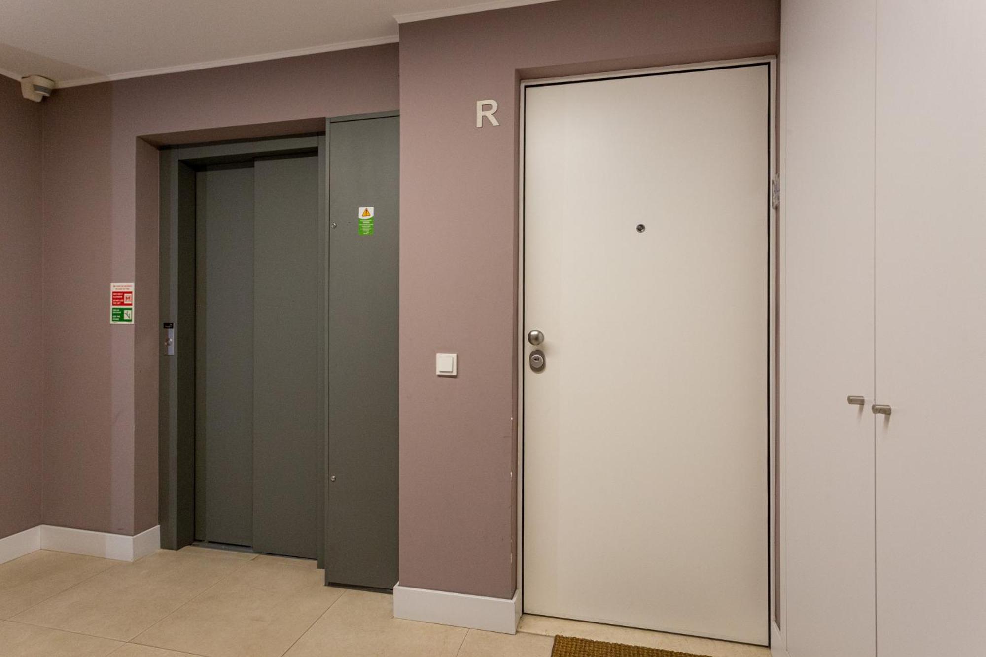 Joivy Modern Flat With River View Near Bica Elevator Lisbon