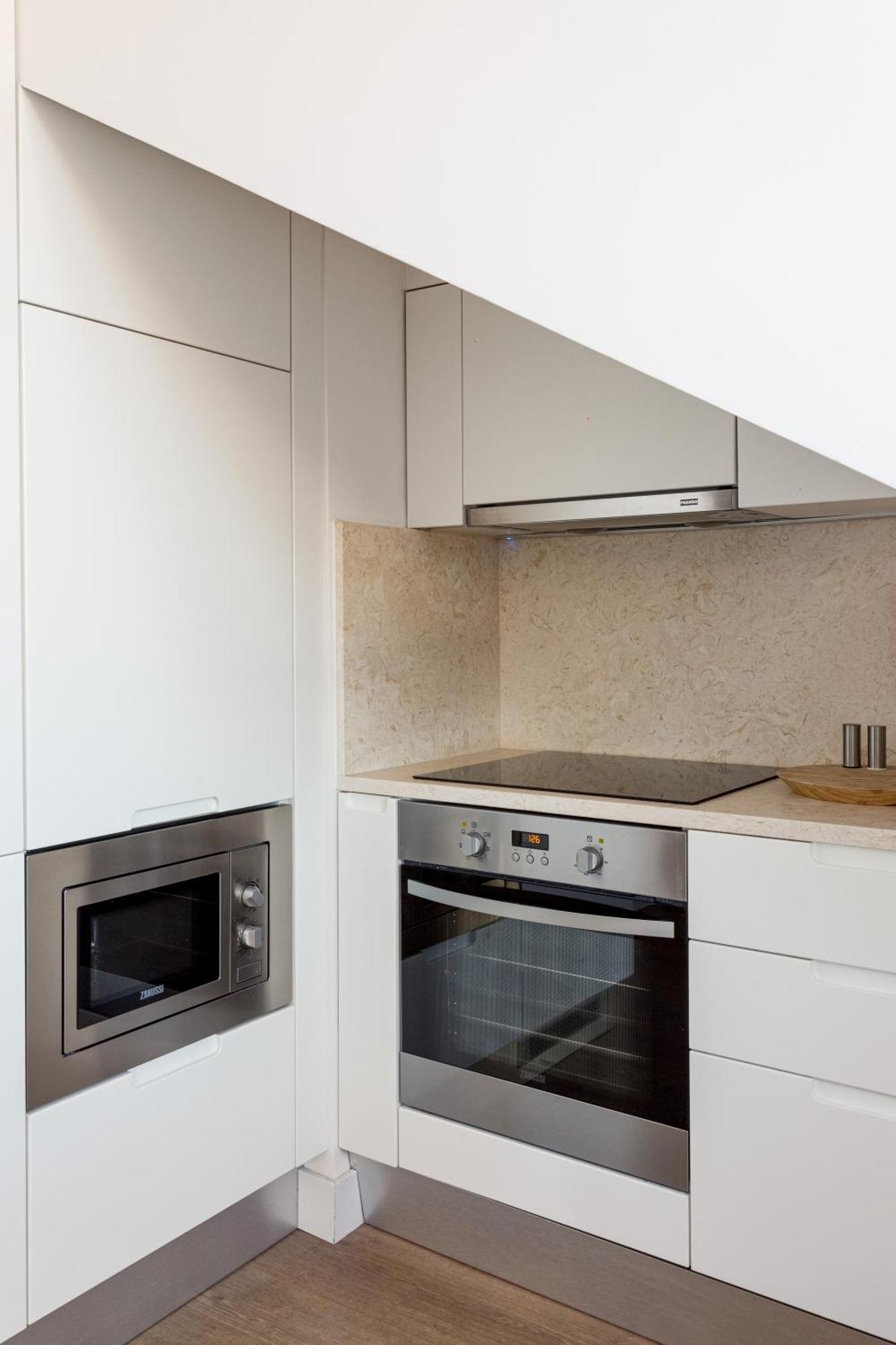 Apartment Joivy Modern Flat With River View Near Bica Elevator Lisbon